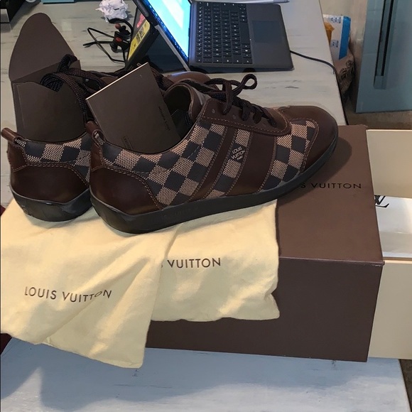 Louis Vuitton Montreal sneakers - Picture 1 of 3
